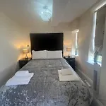 Beautiful One Bedroom Close To Harrods