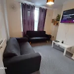 Beautiful Two Bedroom Apt Near London O2 Arena