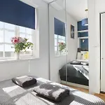 Studio Flat In Victorian West Kensington Mansion With Balcony