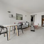 Londwell, Knightsbridge Luxury Balcony Penthouse