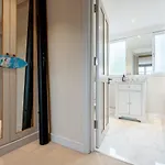 Exquisite 3Brs Maisonette Located In Chelsea
