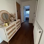 Room Near Airport Dog Lovers Welcome