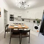 Stay In Westminster And Victoria