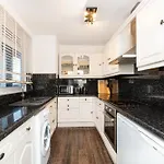 New Listing! Stylish 2Br In Shoreditch