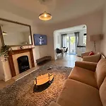 London Flat Near Wembley, Self Check In, Garden