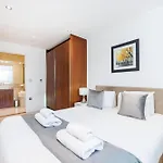 3 Bed Apartment In Canary Wharf, Weekly & Monthly Offers