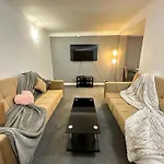 Beautiful Family Apartment Edgware Road