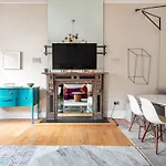 3Bed Design Gem In Kensington