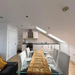 Spacious 3Bedroom Flat