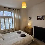 Beautiful 4 Bedroom House With Separate Office & Garden