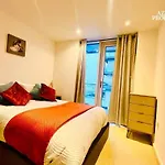 Monthly Stay For 1Br Flat With Millwall View And Only 7-Minute Walk To Crossharbour Station