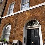 Modern Apartment Central London