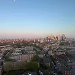 Luxury Skyline 2Br Apartment Central London