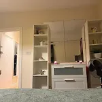 Hyde Park Comfortable Family Apartment