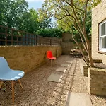 Nice Flat With A Garden In Clapham