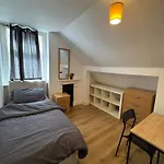 Cozy Room 7