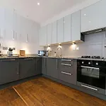 Madestays Premium Hyde Park Townhouse