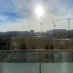 Stylish London Apartment Close To O2 And Riverside