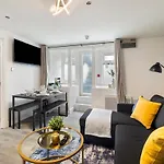 Cosy Gem Next Transport Easy Access Central London