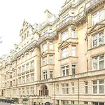 Family-Friendly Apartment In London 7 People