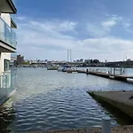 Destination London Docklands Riverside