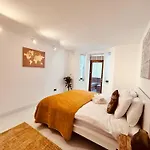 Lrg Stunning 5Bd Crouchend House