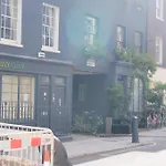 10 Warren Mews