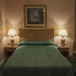 Her Majesty Hotel