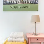 Tower Hill Royal Mint Apartment