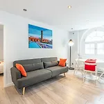 Tower Hill Royal Mint Apartment