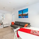 Tower Hill Royal Mint Apartment