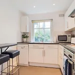 Shooters Hill Aparts