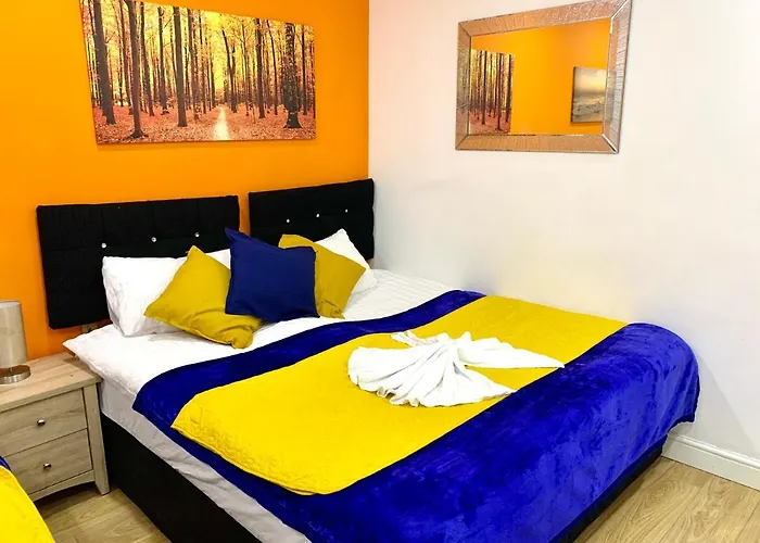 London 2 Bedroom Apartment, Kitchen, Reception&Private Garden