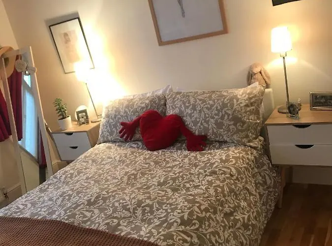 Bright Balham Apartment
