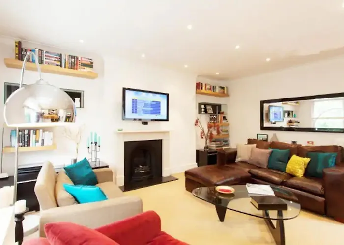 Sunny 2 Bedroom, 2 Bathroom Apartment With Roof Terrace