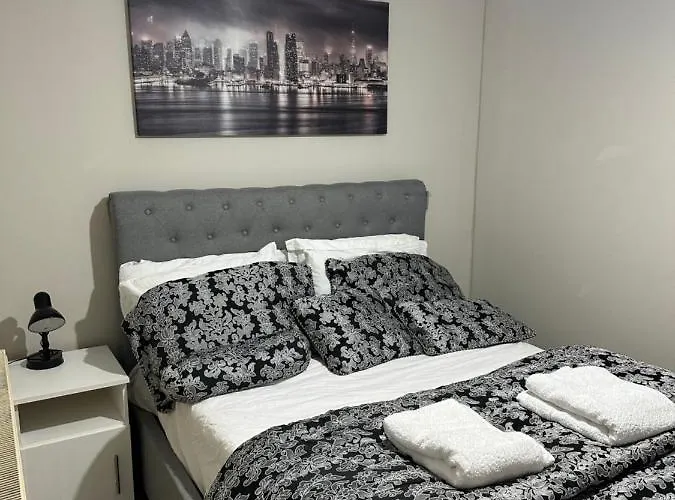 Beautiful Hoe Street First Floor One Bedroom Apartment B Walthamstow