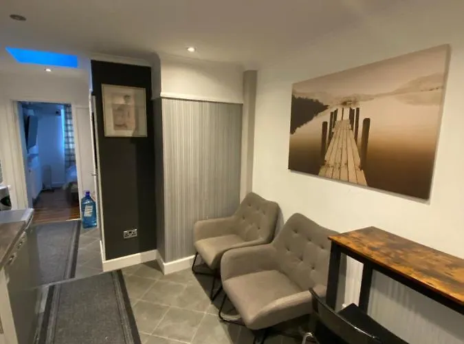 South London Private Guest Studio
