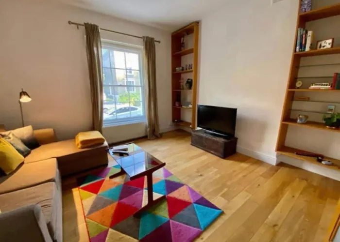 Fab Location 2 Bed Garden Flat Camden