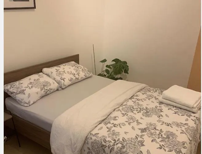 Lovely & Charming One-Bedroom Apartment, Chelsea