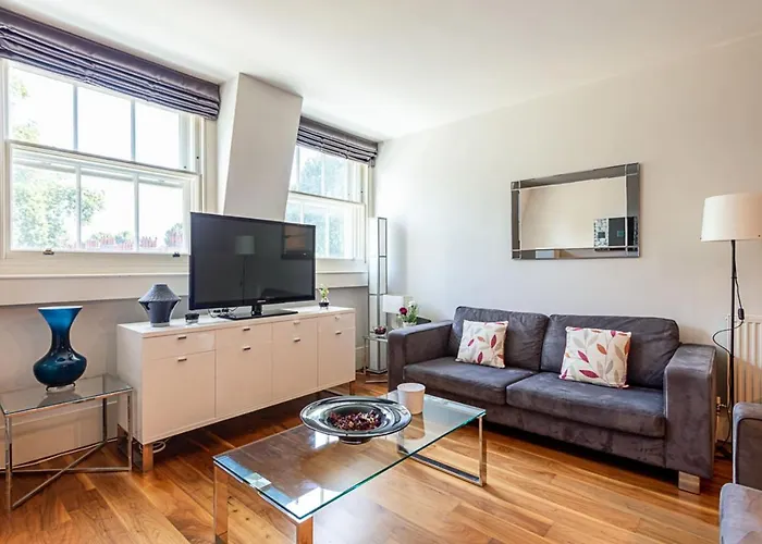 Holborn Flat With Green Views