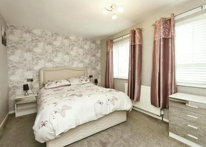 Stunning 3Br Penthouse With Ac, Private Lift And Balcony In Central London