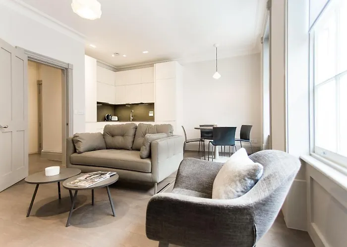Soho Luxury 1 Bedroom Apartment By Concept Apartments
