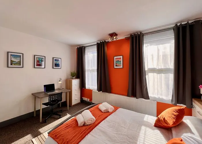 Clarence House 3 Bedrooms 8Min To Station E17 North East London