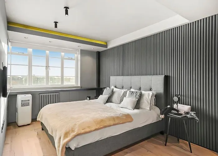 Luxury Kensington Flat With Terrace And Ac
