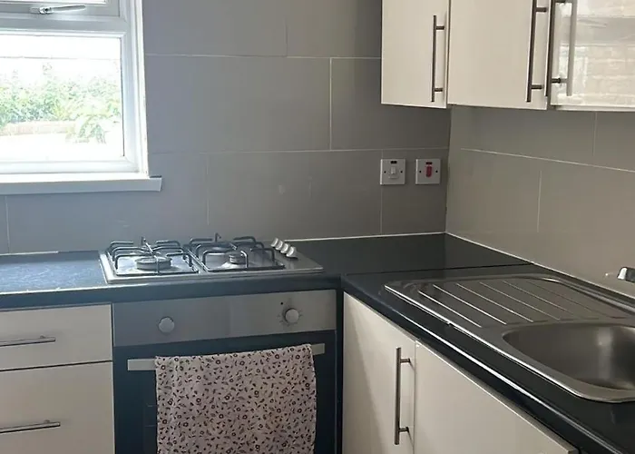 Stockwell Apartment- Ground Floor