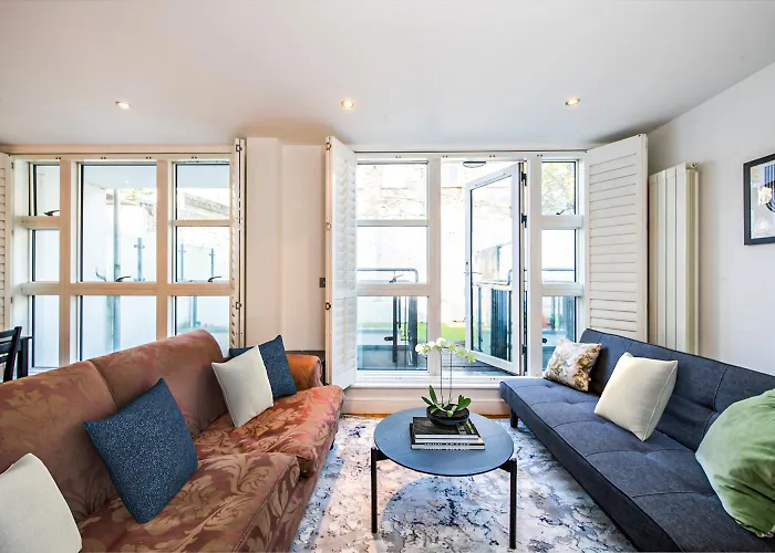 2 Bed Flat In Clapham Common