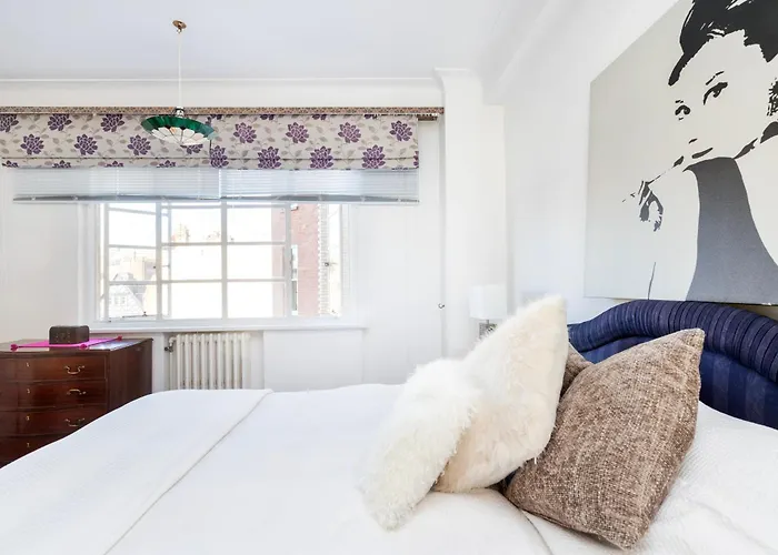 Executive Knightsbridge Apartment