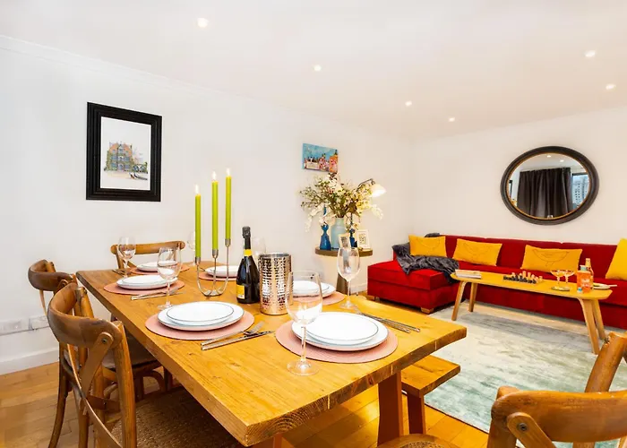 Immense Gorgeous 2Br Wbalcony & Office In Chelsea