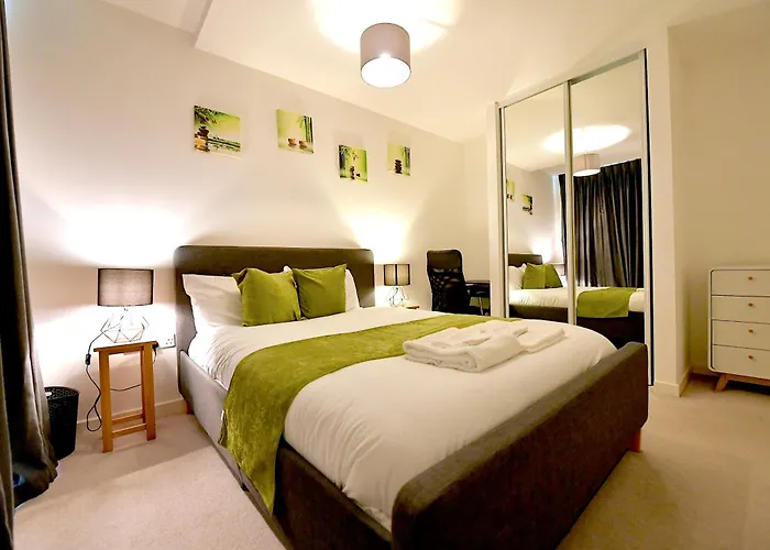 Bright Amelia Lodge - 2 Bed 1 Bath With Wifi And Netflix In The Heart Of London
