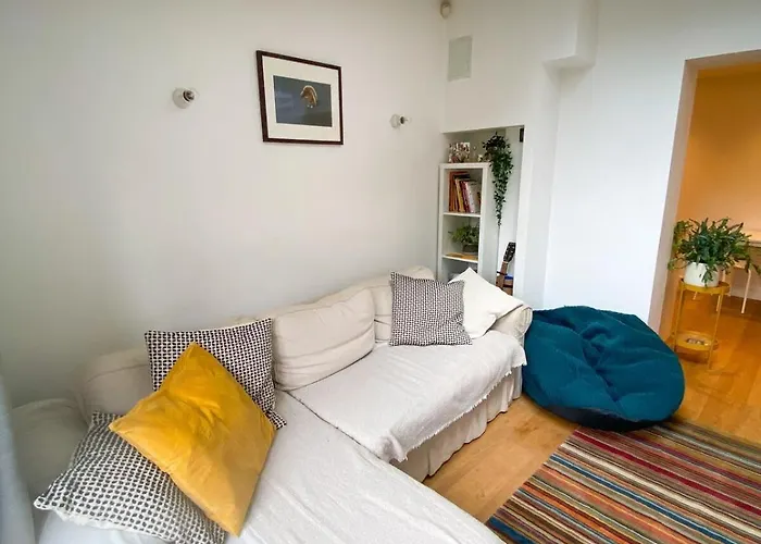 Homely 2Bd Flat Wprivate Patio Near Maida Vale!